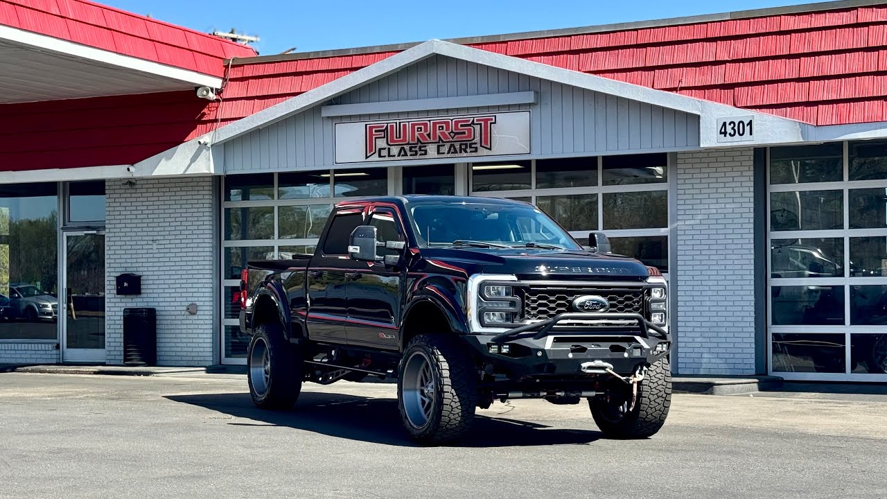 2023 FORD F-250 SUPER DUTY LARIAT 4WD / Walk Around