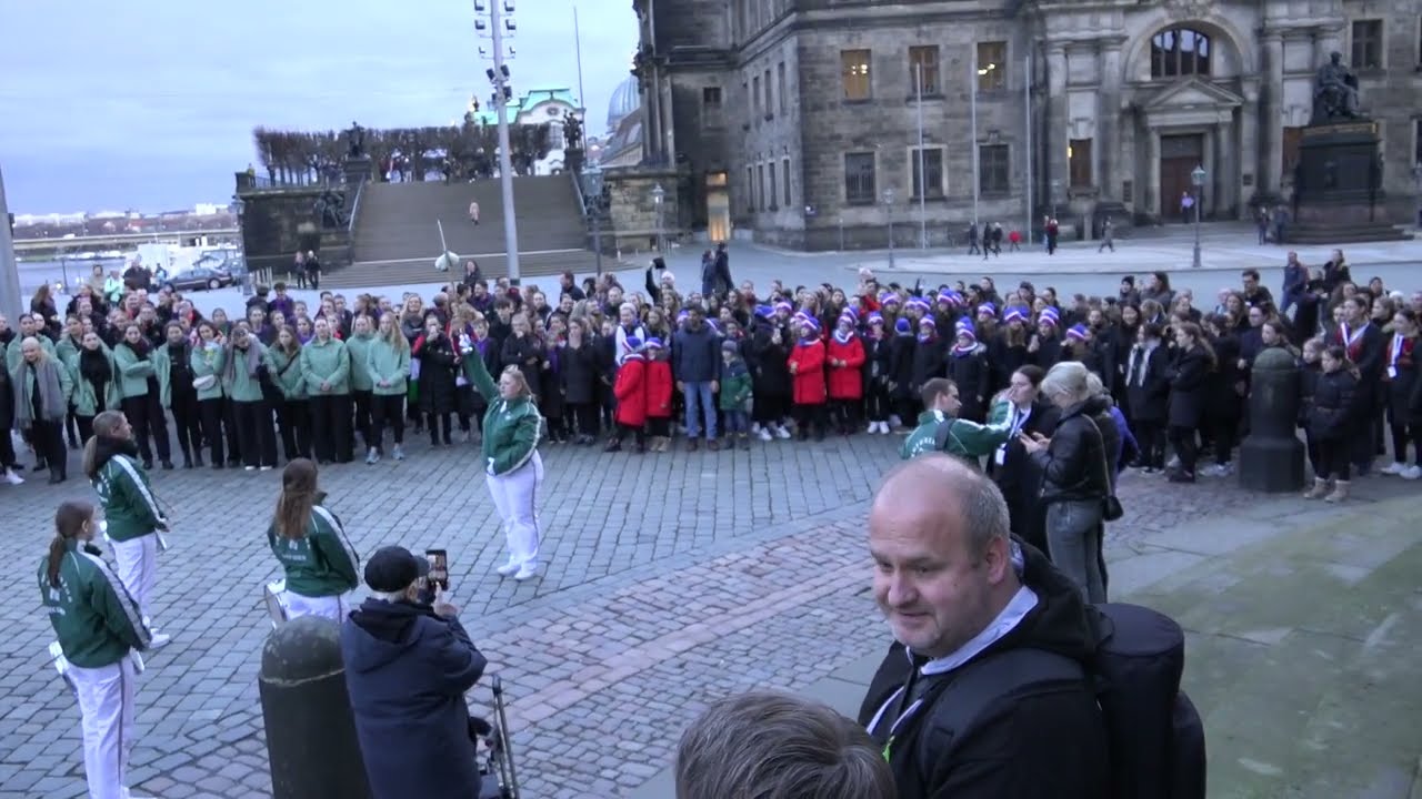 DresdenCup 2024 Synchronized Skating - Fanfarenzug Dresden e. V. begrüßt die Teilnehmer musikalisch