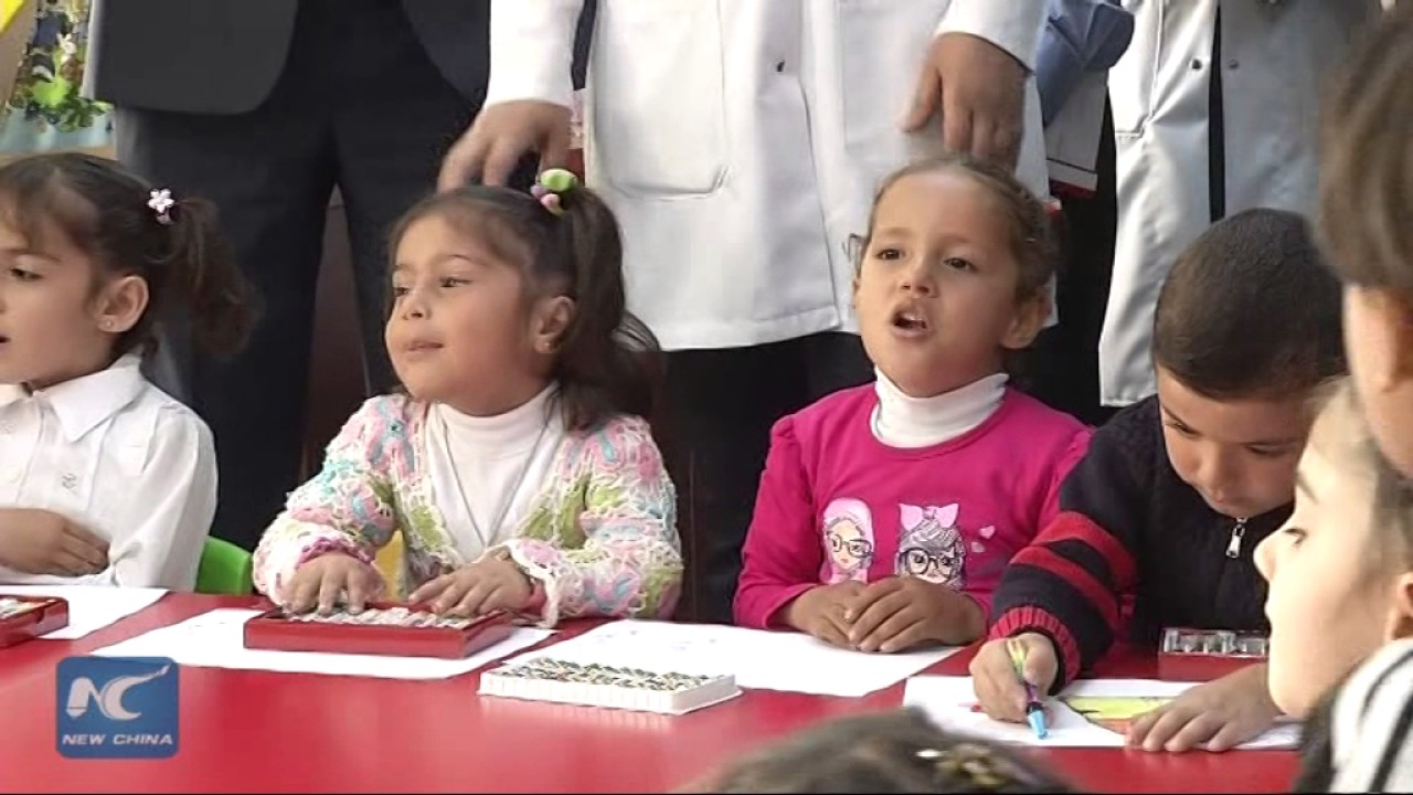 EU to build schools for Syrain refugee children in Turkey