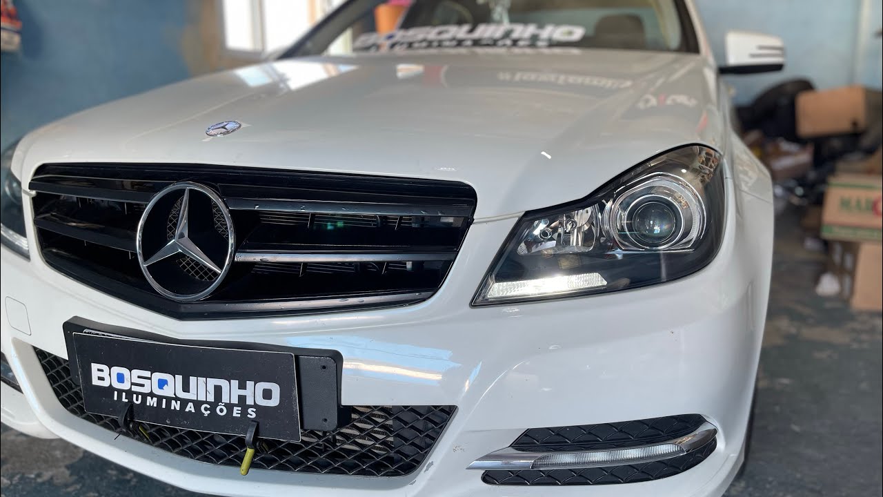 Farol projetor Mercedes C180 Bixenon + DRL com função de seta