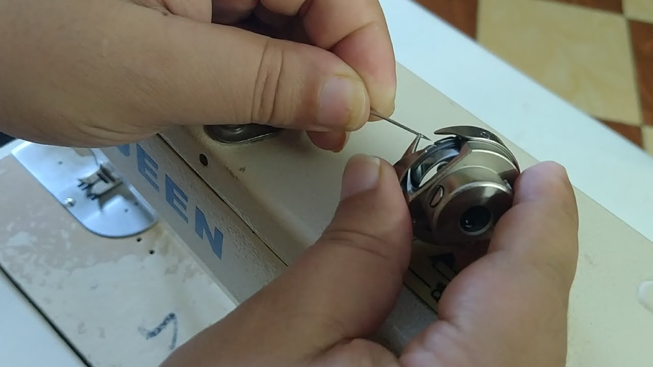 طريقة تغير كورشية او بيت مكوك ماكينة زجزاج 20 U