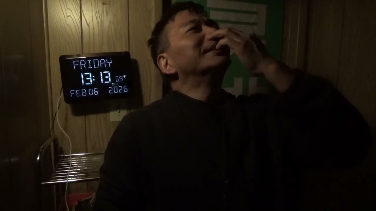 34699，父和弟有呼吸暂停症，用呼吸机（爷爷嫌水田内癞蛤蟆叫声太吵，赶走癞蛤蟆跑家中，堵鼻孔吸湿气）