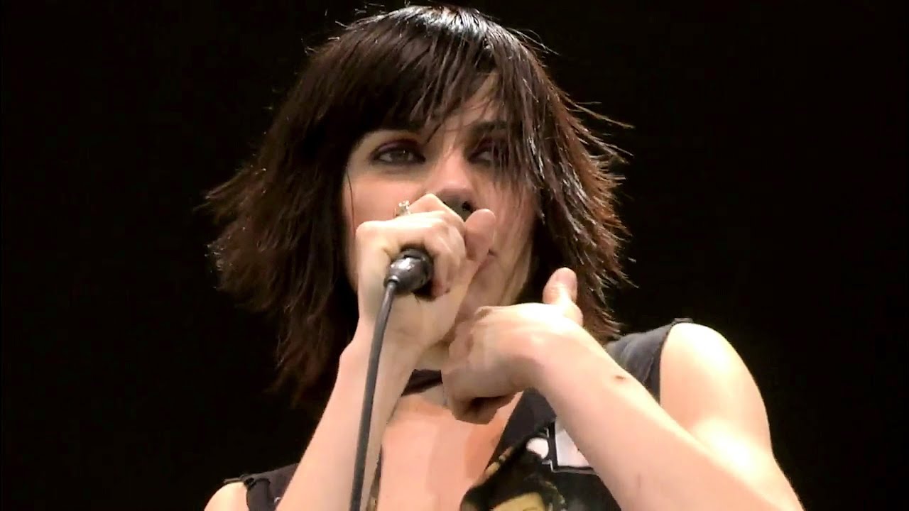 PJ Harvey - Harder (Glastonbury 2004)