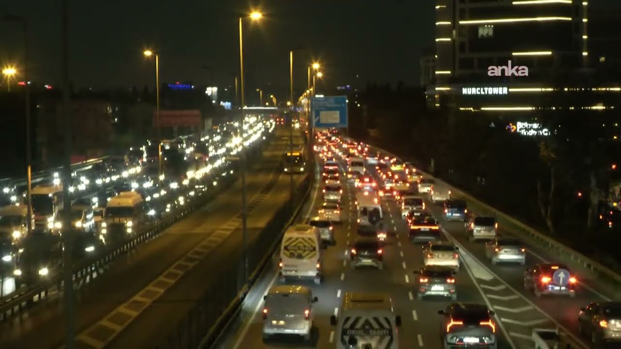 İstanbul&rsquo;da trafik yoğunluğu | D-100 Mecidiyek&ouml;y kesiminde son durum