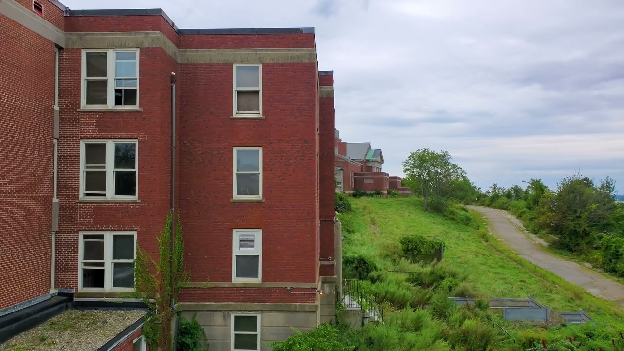 Side View of Tobin Building Entrance