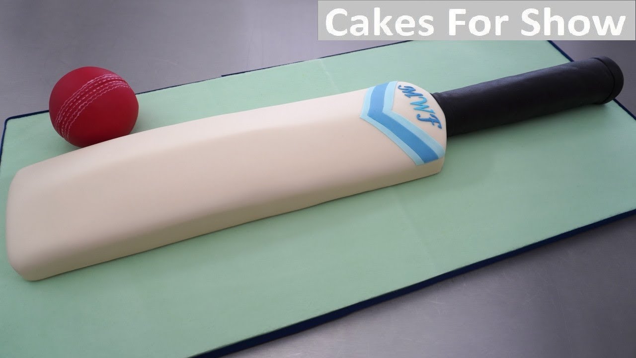 Making a cricket bat cake