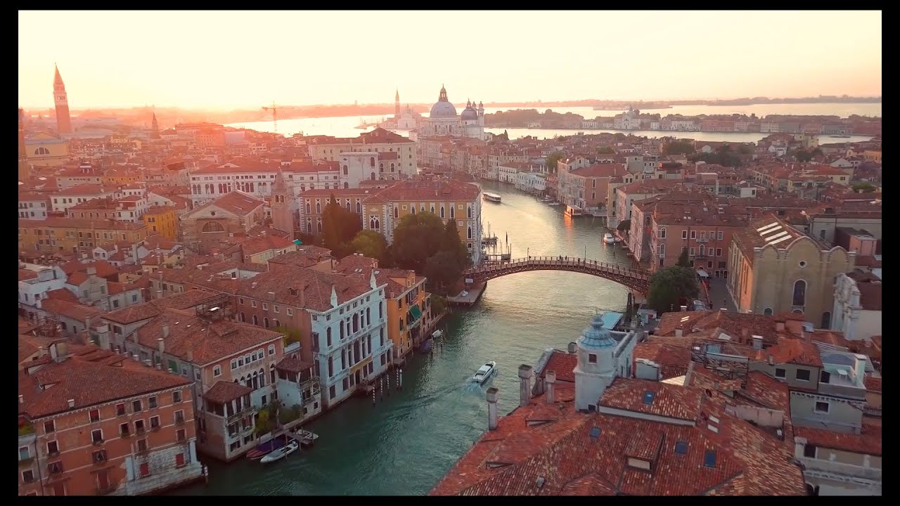 Building on History: Roger Thomas' Venice Home Tour