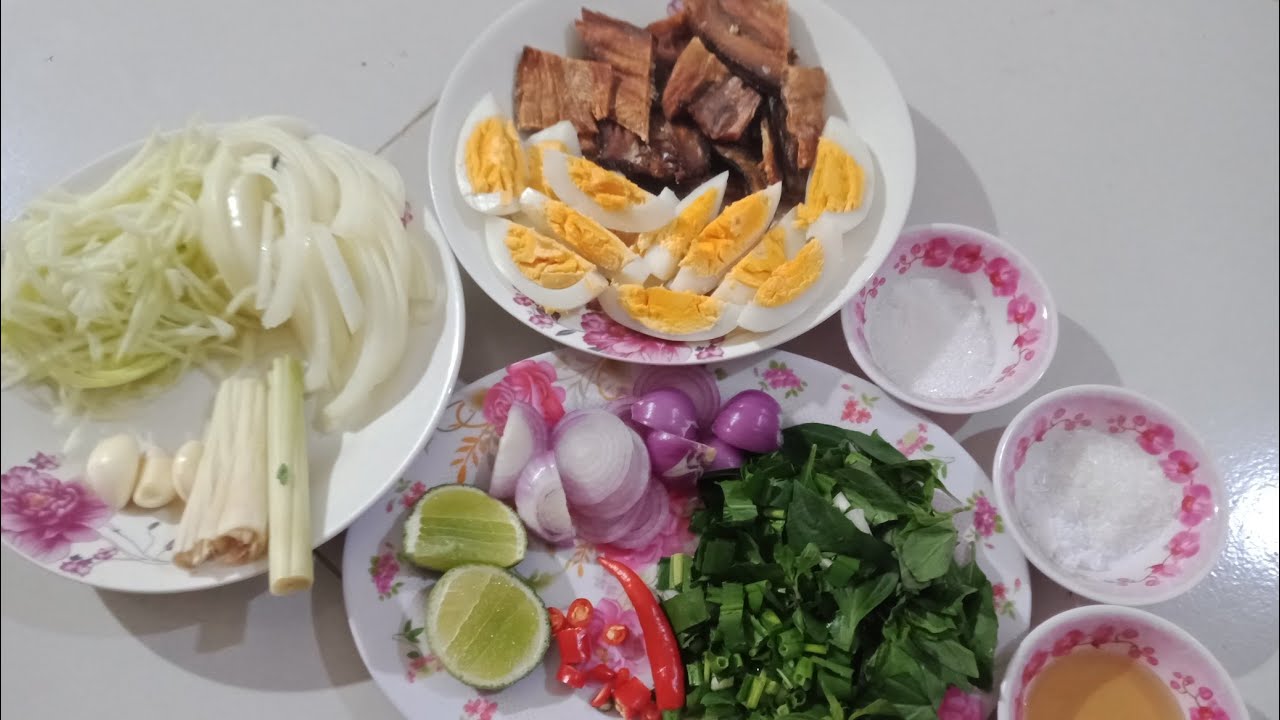របៀបស្ងោរជ្រក់ក្រៅឆ្នាំង(ស្ងោរត្រីងៀតមានរសជាតិឆ្ងាញ់)@វិធីស្ងោរជ្រក់ងាយៗ