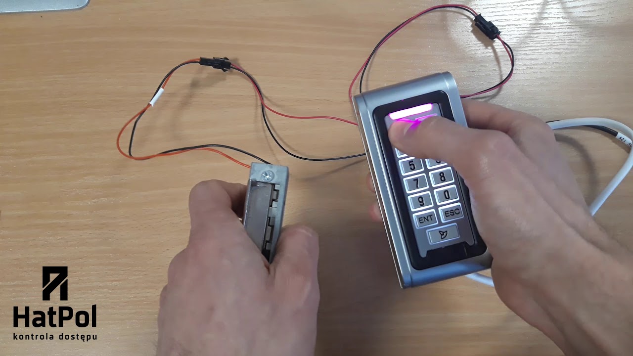 Programowanie kod&oacute;w PIN używając Matrix EHT Metal Key z kontrolerem Z5R za pomocą zworki