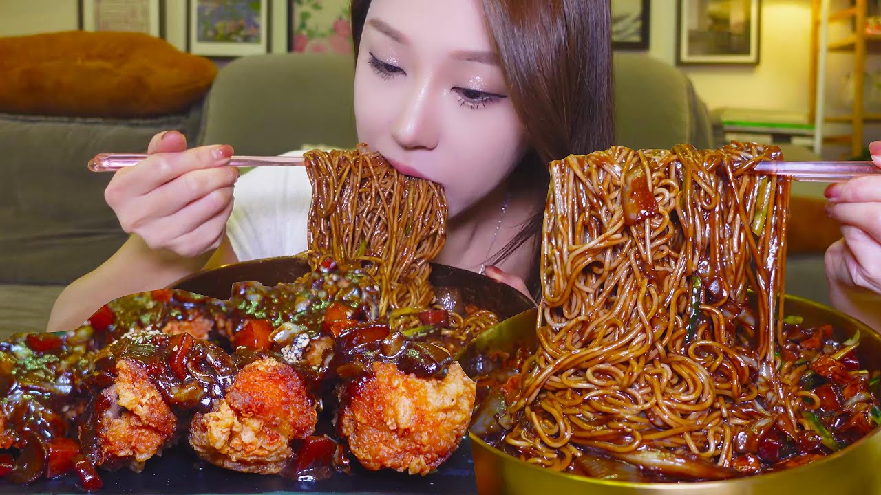 自制黏糊糊韩式炸酱面！炸酱脆皮炸鸡意外超级搭配，一口炸鸡一口面，芜湖~【小果食Xiao Guo】#mukbang