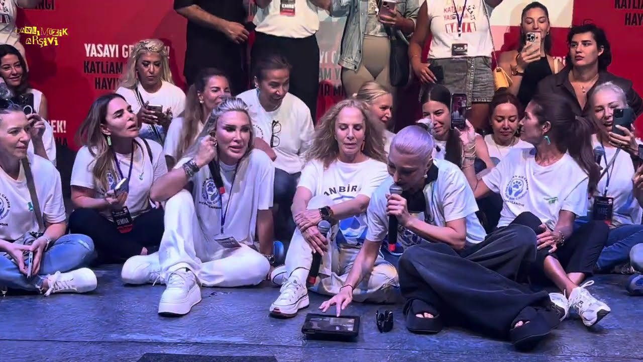 Sertab Erener - Norm Ender - Hande Yener / Sokak Hayvanlarına Destek Mitingi - Canlı Performans