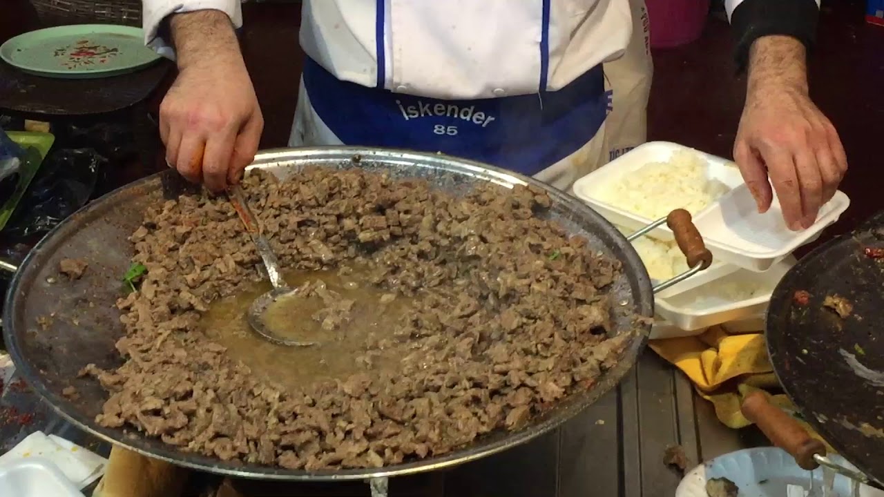 istanbul street food | Lamb fried and saute - Sa&ccedil; Kavurma | turkey street food