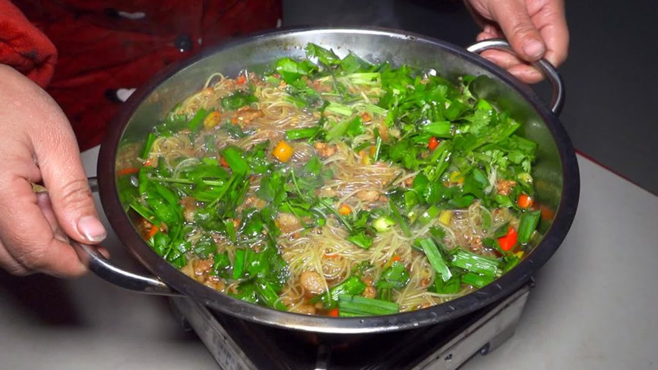 这才是肉沫炖粉条最好吃的做法，上桌后边加热边吃才美味