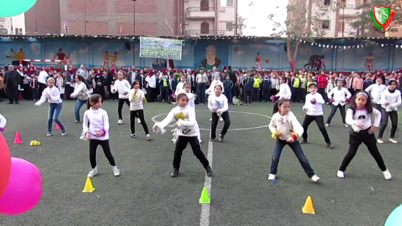 احدى الفقرات الاستعراضية الرياضية  بمدارس سيتي سوهاج 2017م