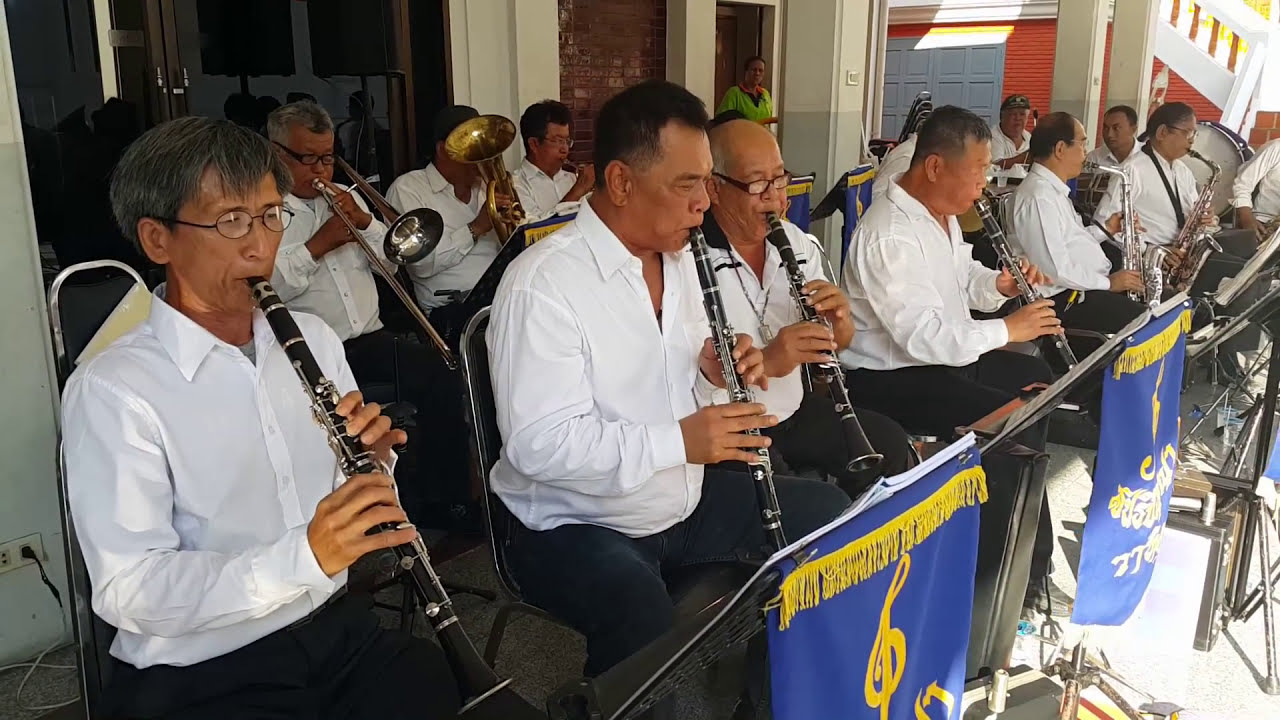 แขกขาว : วงสนธิปัญญาวาทิต 2558