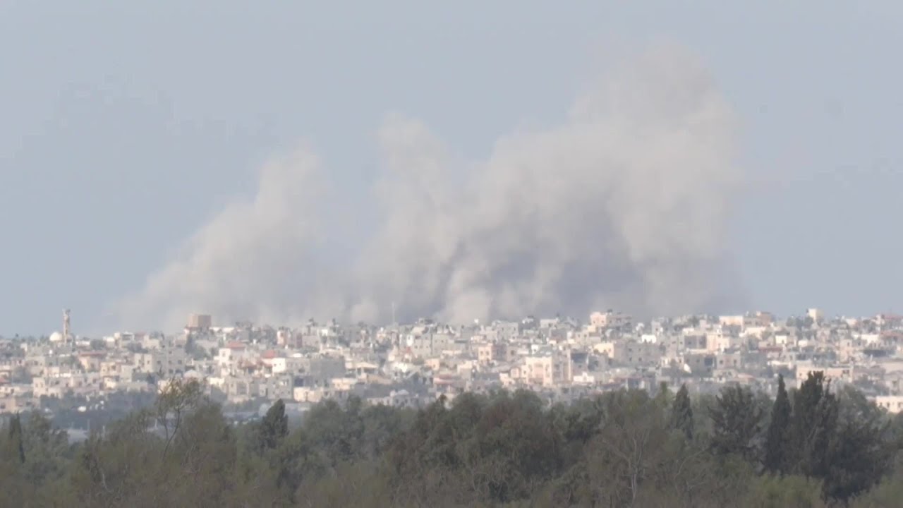 Gaza: de la fumée s'élève depuis le sud, vue d'Israël | AFP Images