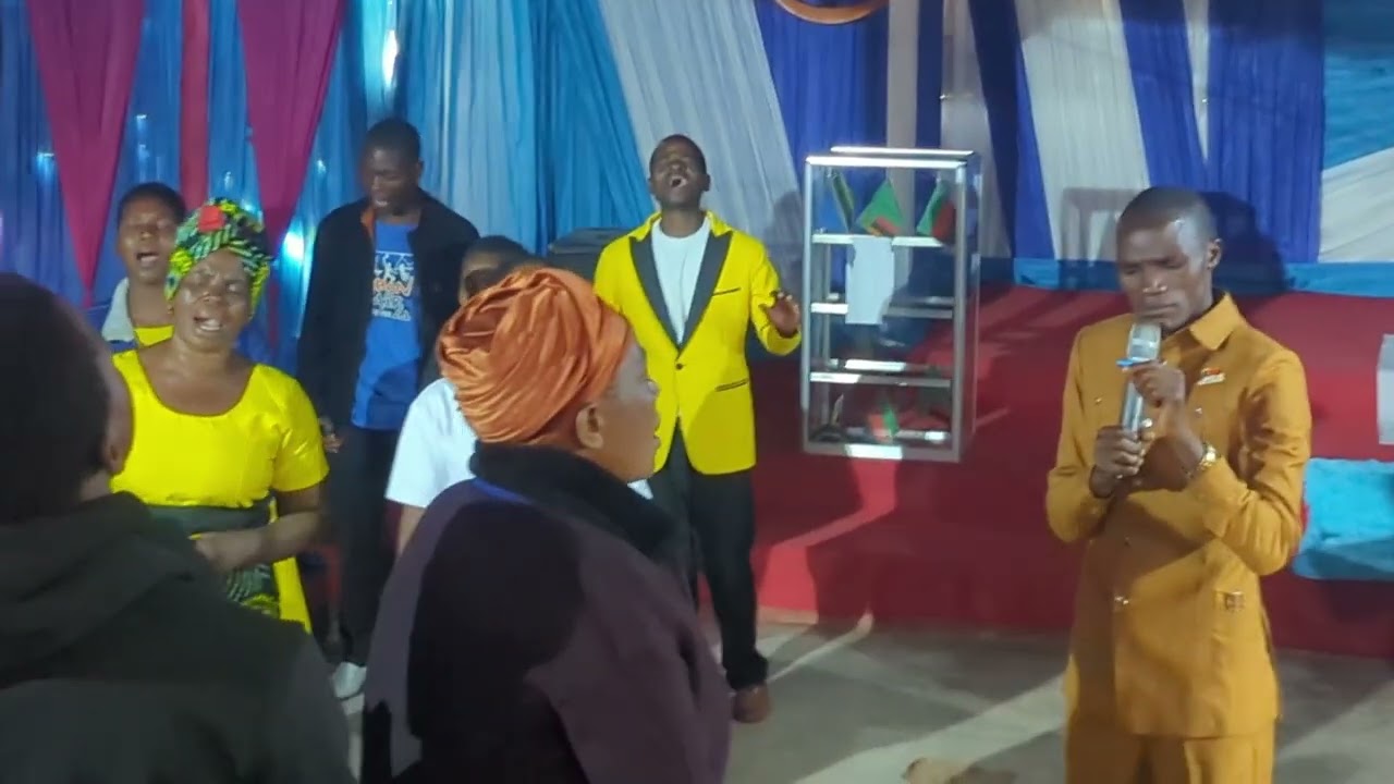 Mchungaji bahati mwandelile Toka Arusha amemuona mungu WA mahali hapa