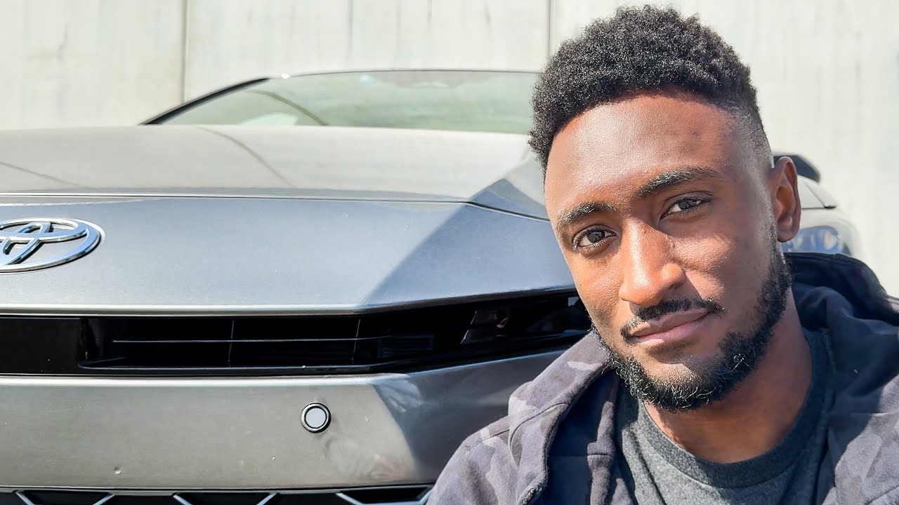 Reviewing my First Car: Toyota Camry Hybrid!