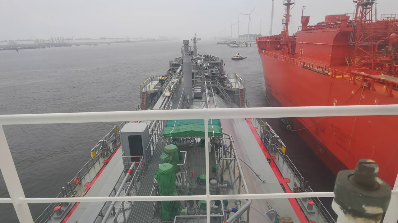 How to Unmooring Ship to Ship using Bow Thruster