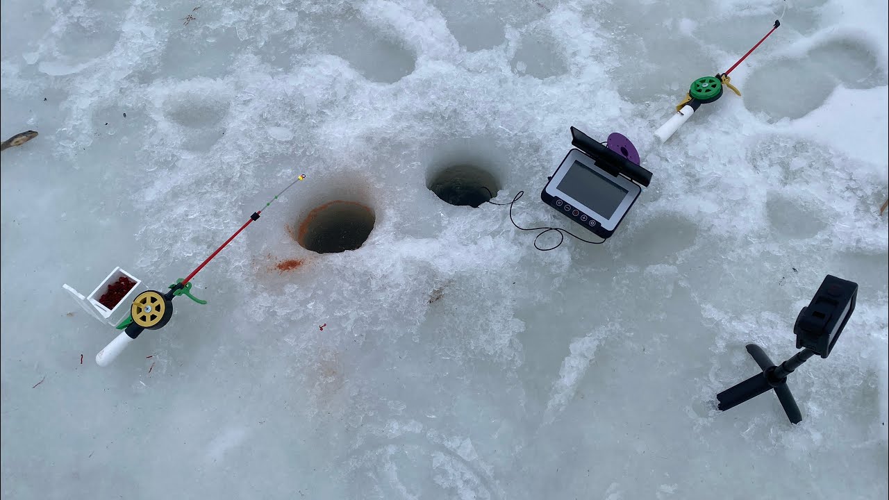 Зимова рибалка з підводною камерою