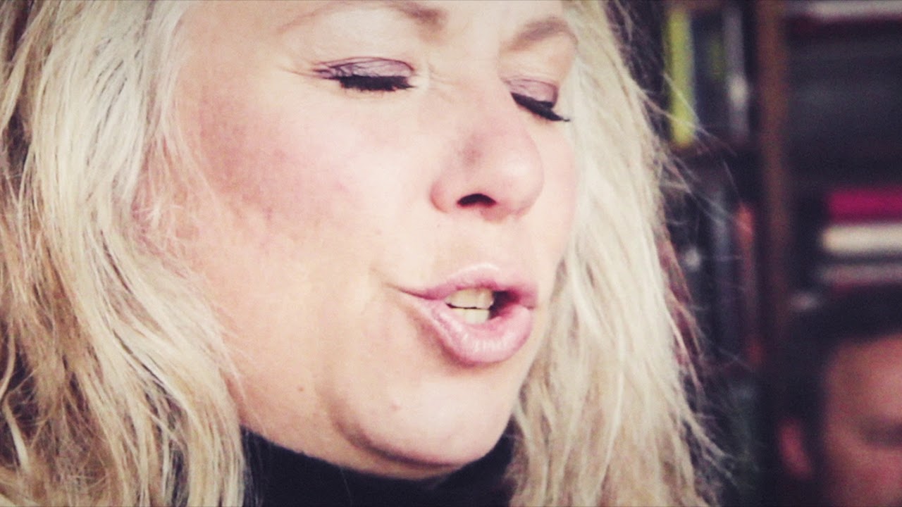 Stina Wollter  "Billie"
