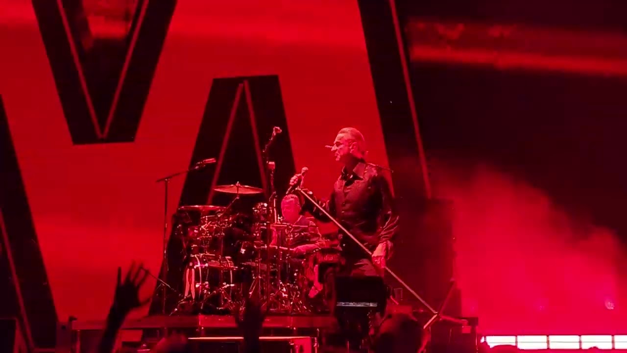 Depeche Mode - Walking In My Shoes.  Los Angeles Crypto Arena (night 1)  12/15/23