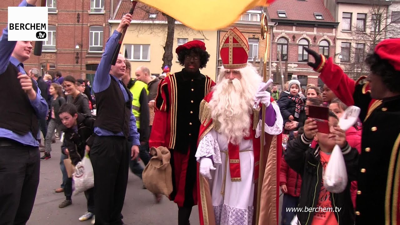 Sinterklaas vliegt Berchem binnen