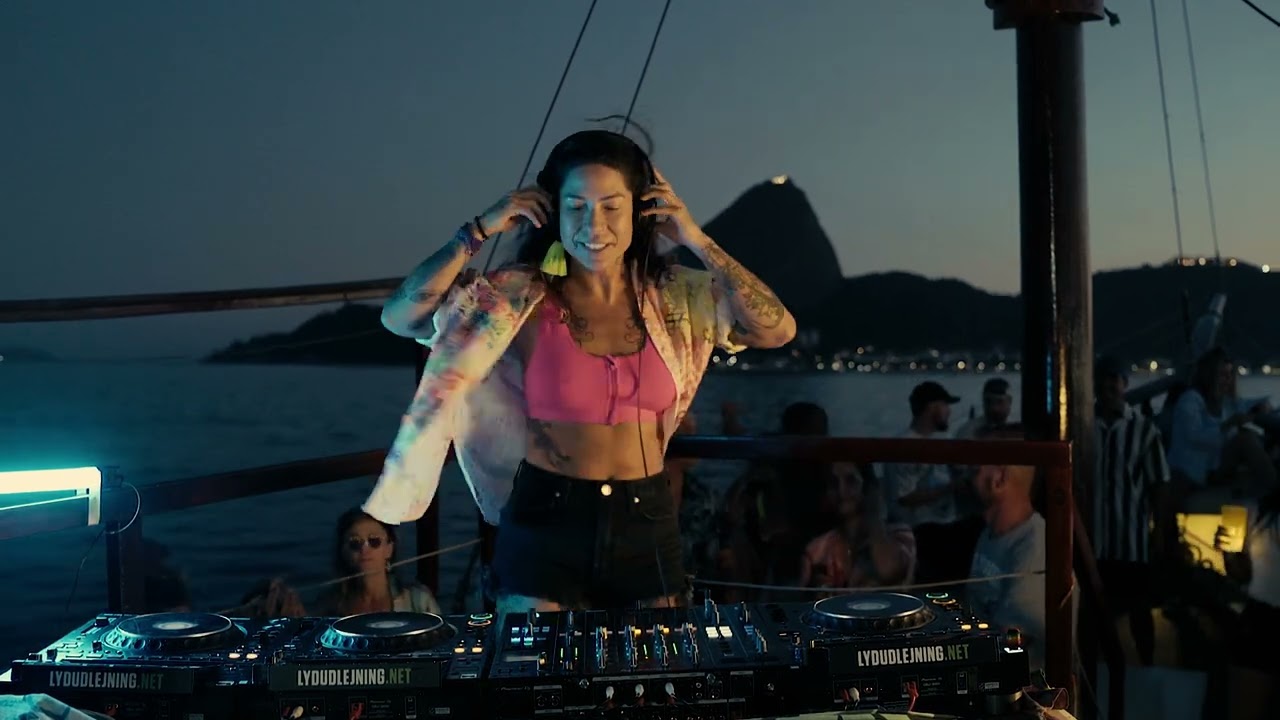 Rio by Night | Vivi Seixas | Electro House Music | LYD