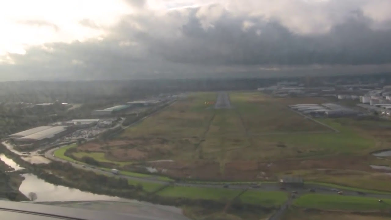 Beechcraft Kingair B200GT Approach to Belfast cockpit view