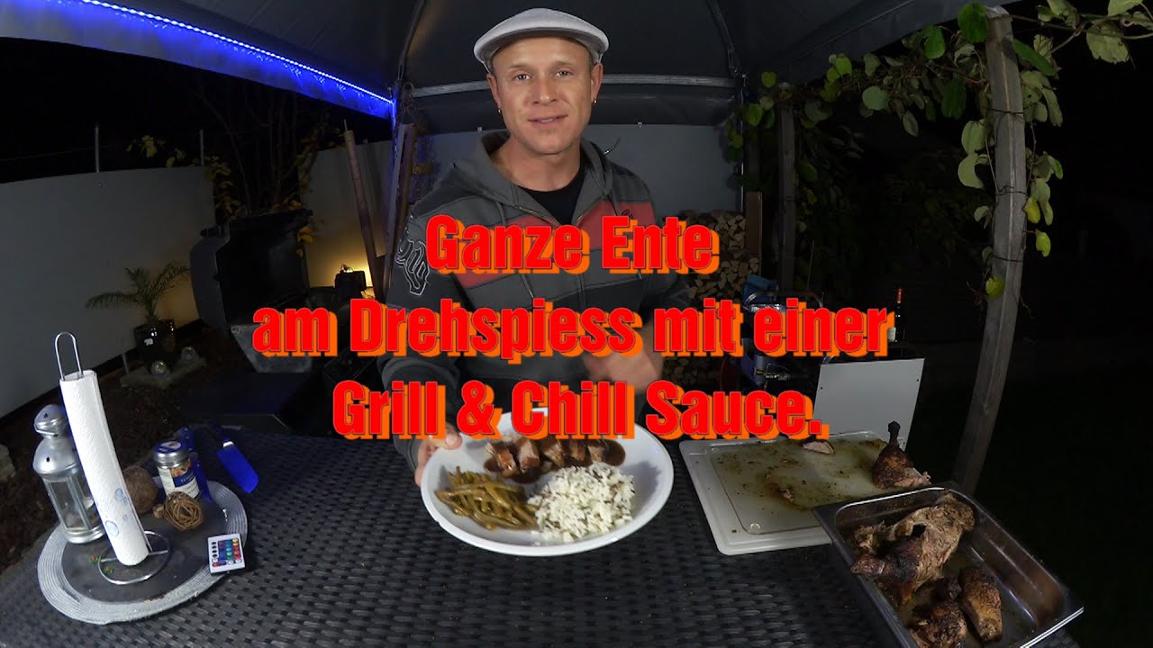 Ganze Ente am Drehspiess mit einer Grill & Chill Sauce.