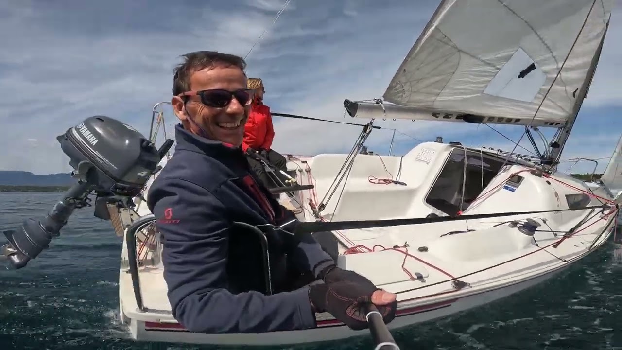 En voilier (Surprise) sur le Léman