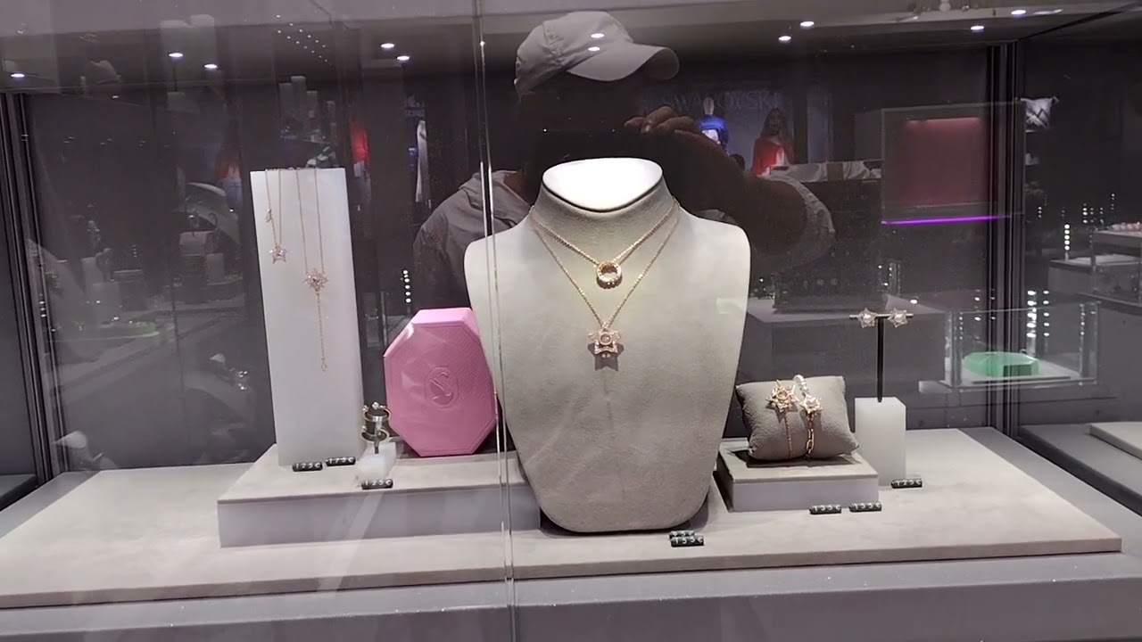 loja de jóias no Braga park em Portugal veja os preços !!