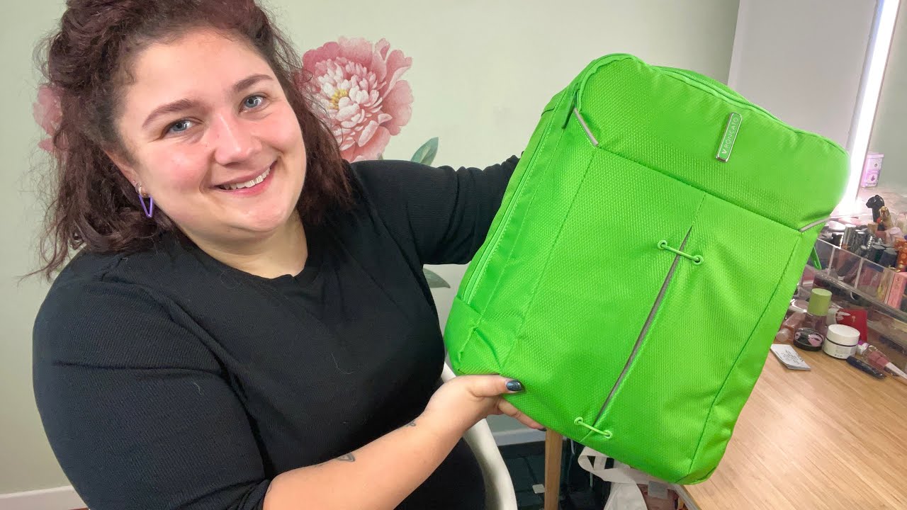 Try on bagaglio a mano per 3 giorni a Praga 🤩 | #LaRo🦦