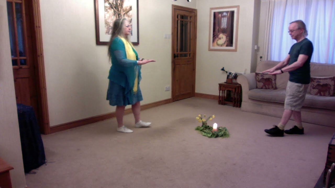 Kareve Yom - Circle Dance with Cindy & Adrian
