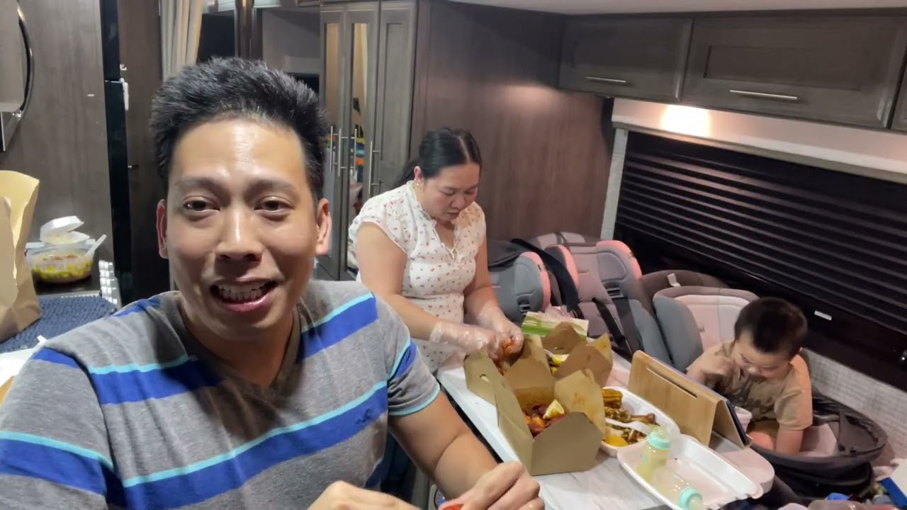 Ăn Tôm Hùm Đất Trên xe RV Nhà di động# tại Nhà Hàng Red Crawfish Atlanta