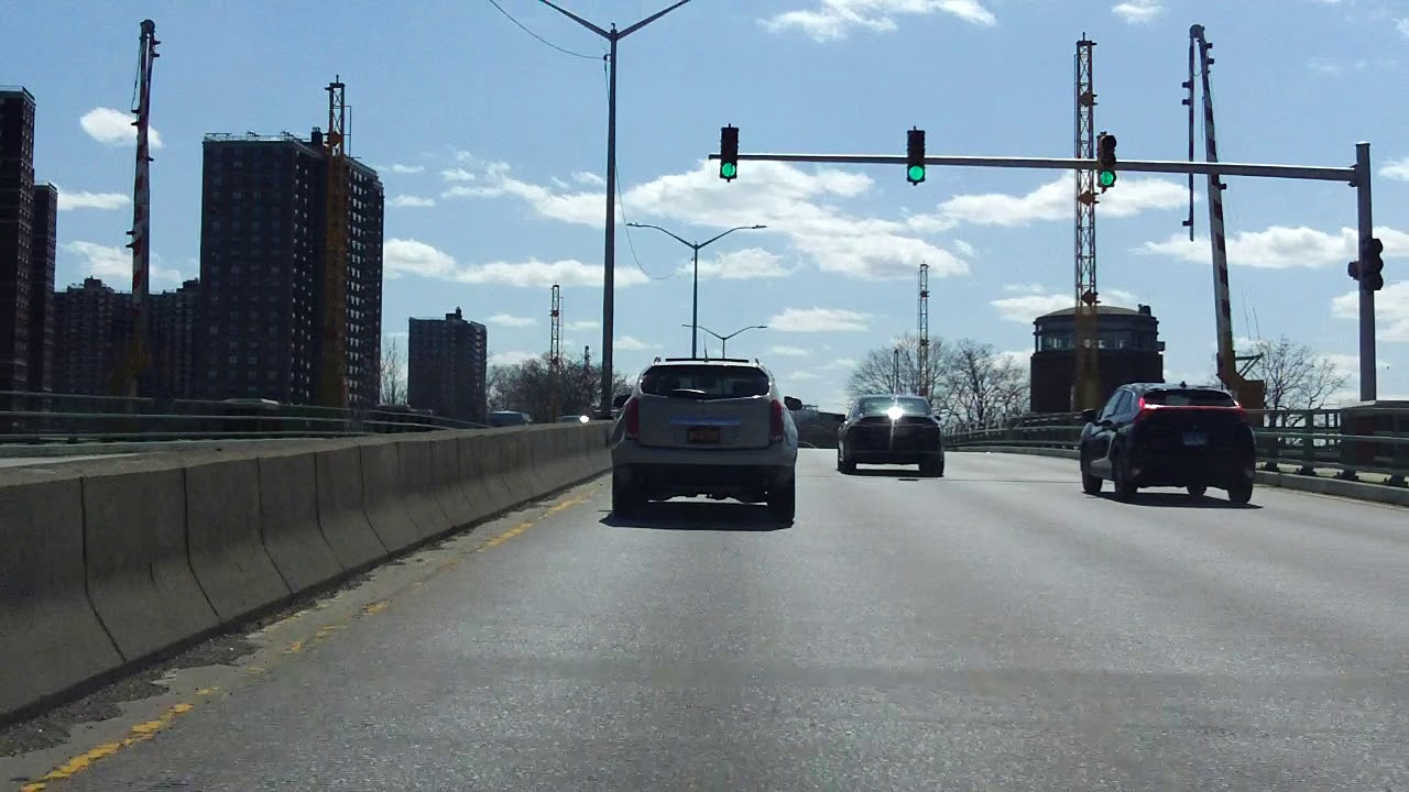 Hutchinson River Parkway (Exits 15 to 1) southbound