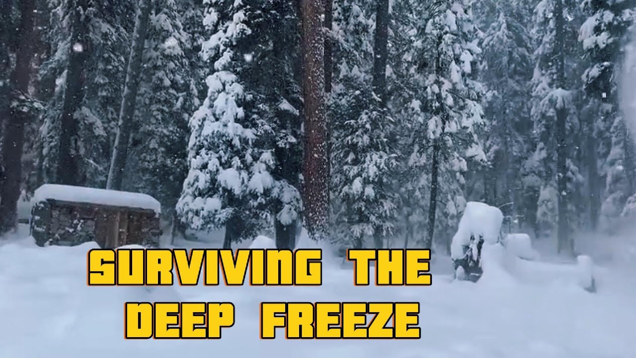 Extreme Cold Survival: Building a Cozy One-Bedroom Underground House
