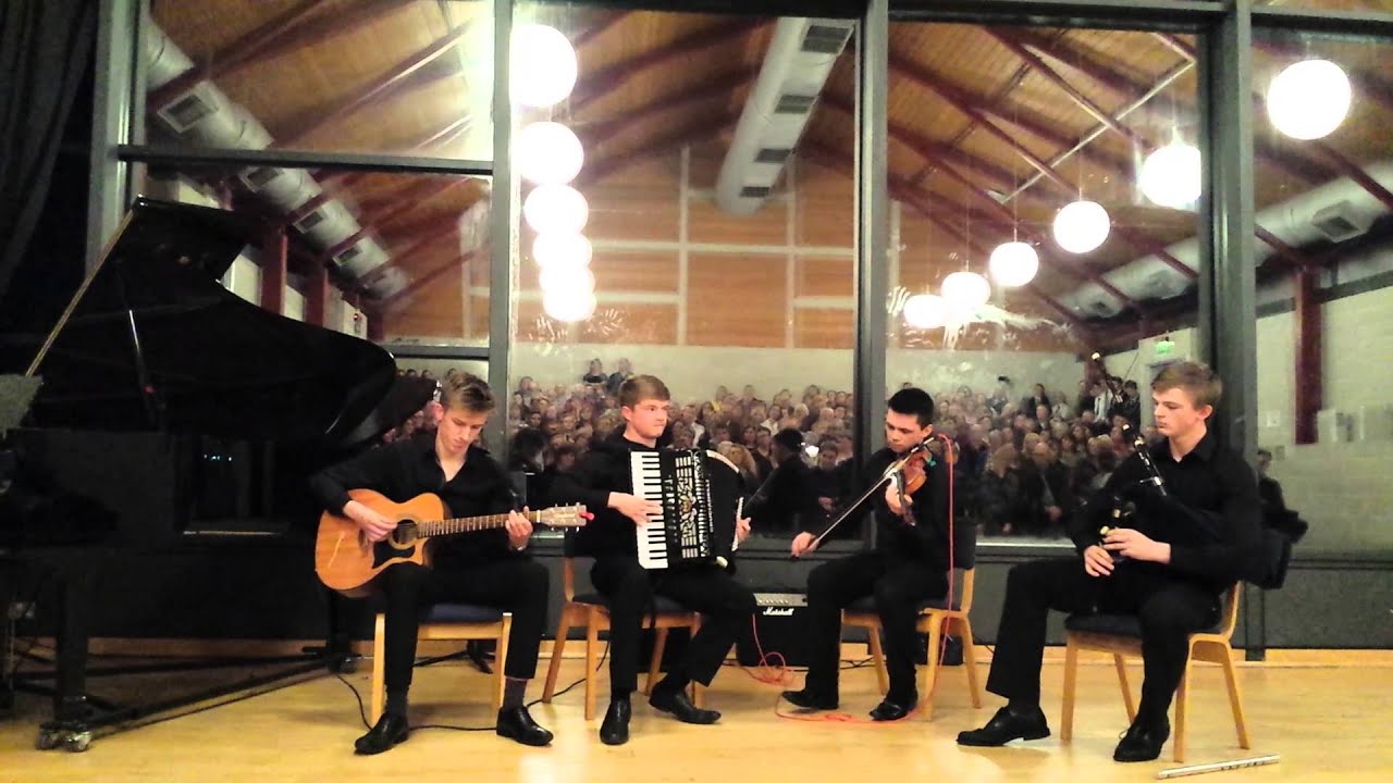 DACRO- Bagpipes, Fiddle, Accordion and Jazz Guitar playing Scottish Celtic Traditional Music