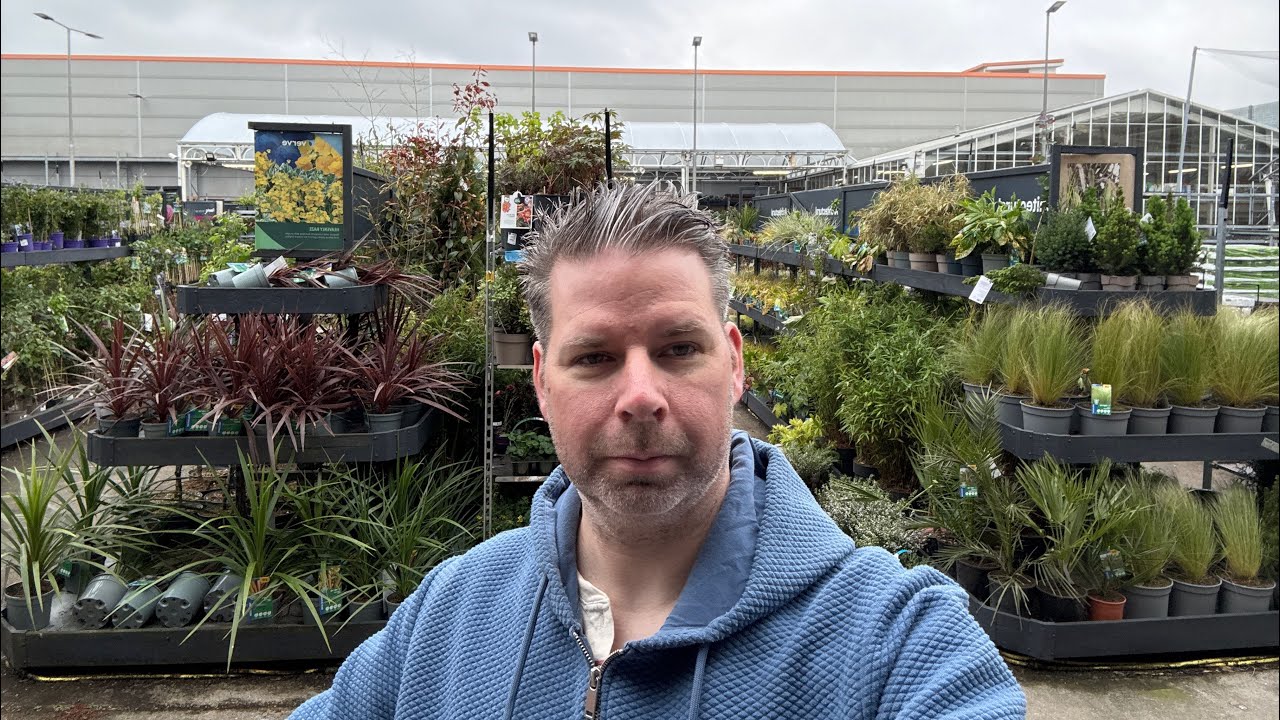 В выходные дни, совпадающие с банковскими праздниками, в магазинах B&Q и Home Bargains появились ...