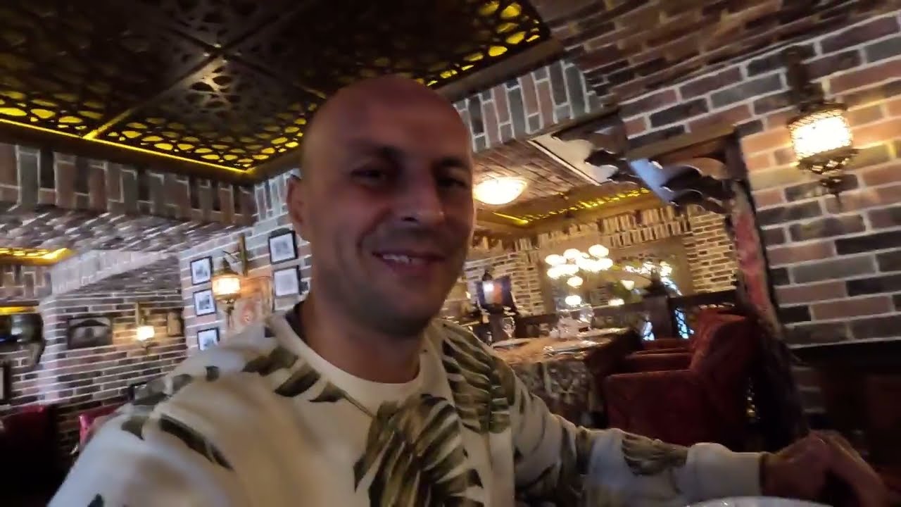 Spróbujmy lokalne jedzenie w Baku