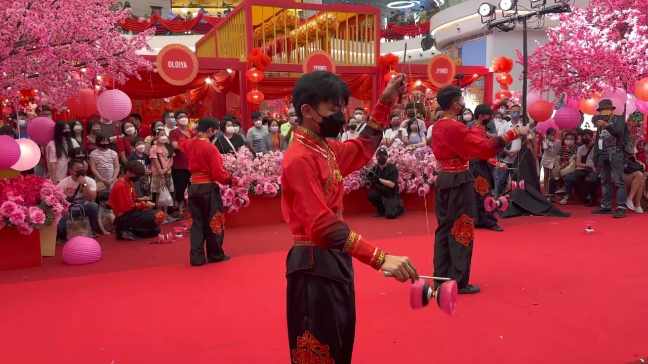 Diabolo (Chinese Yoyo) show 扯铃表演  @ Pavilion Bukit Jalil, Kuala Lumpur. (1/1/2023)