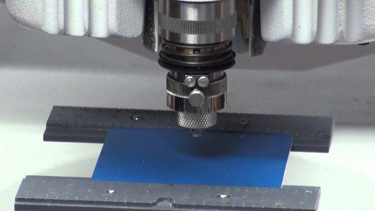 Adjust depth with the Gravograph IS400