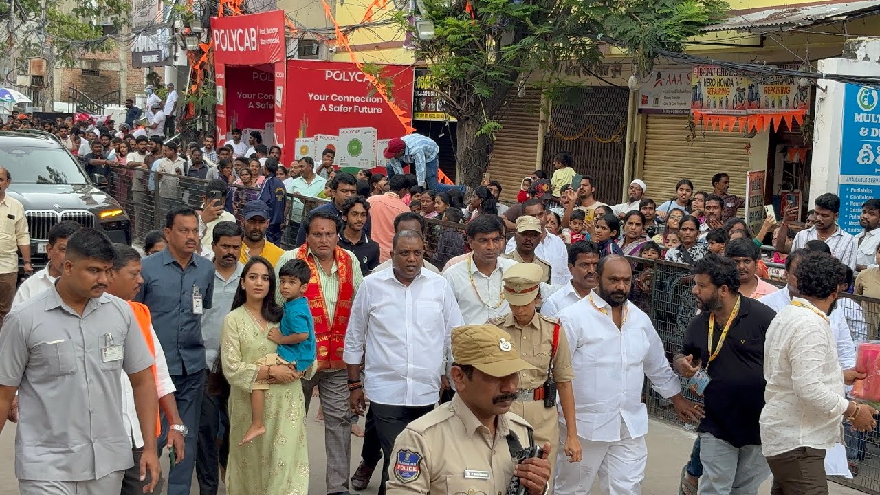 CM Revanth Reddy Daughter Nymisha Reddy visited Khairtabad Ganesh 2025 || CM Revanth Reddy ||
