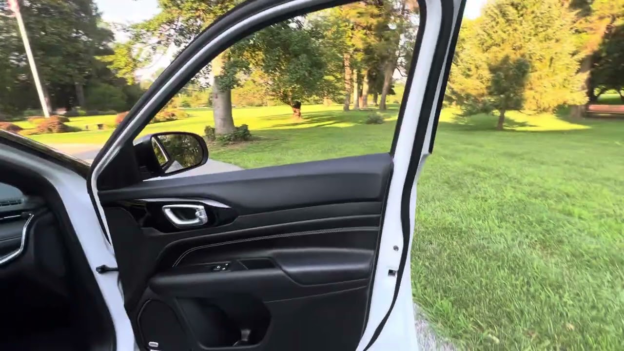 2022 Jeep Compass High Altitude 4x4 w/Elite Interior - White/Black Leather w/Only 25,000 Miles Video