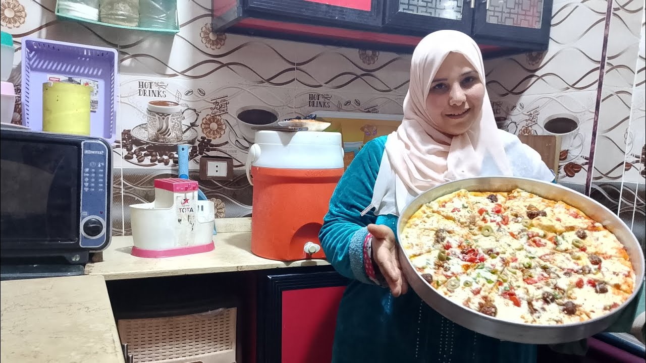 طريقة عمل البيتزا عجينه قطنيه هشه 👌بمقادير بسيطه جدا والنتيجه ولا اروووووووع🍕❗