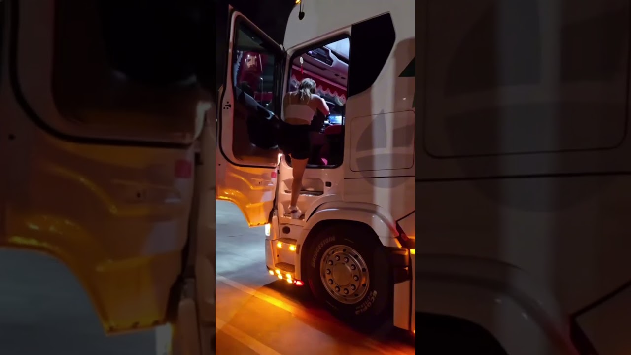 Женщины за рулем фур!