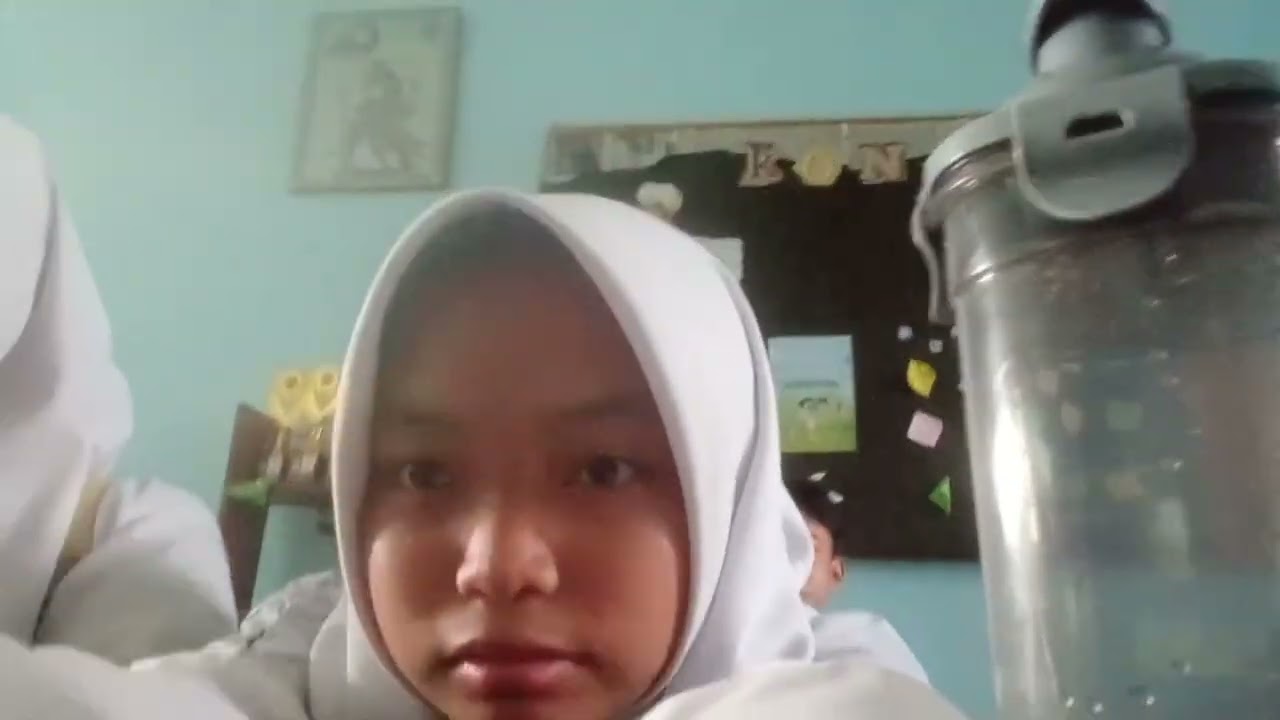 RAMENYA KELAS SAAT MAU PULANG