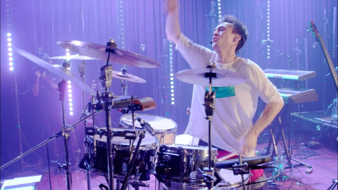 Jacob Collier - With The Love In My Heart (Live in Toronto 2019)