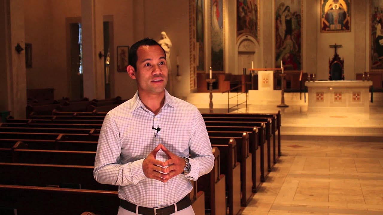 Genuflect or bow? When, why and how.