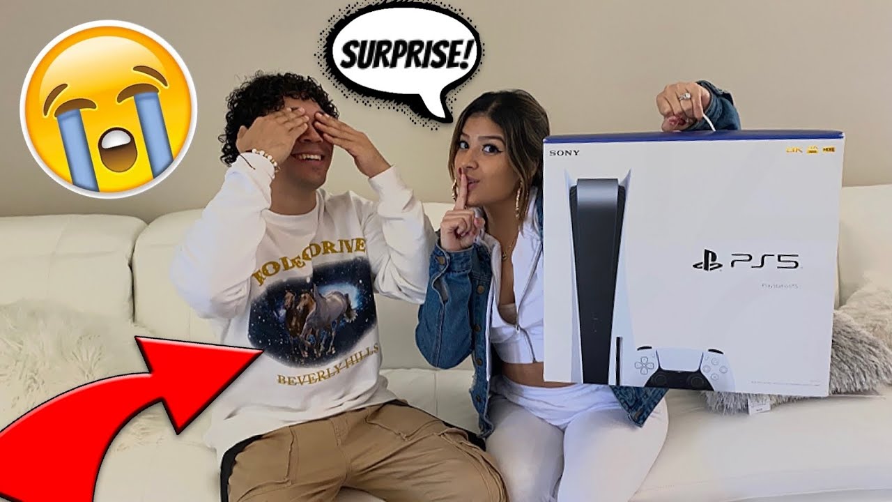 I BOUGHT MY HUSBAND A FAKE PS5 .. *broke his heart* | VLOGMAS 1
